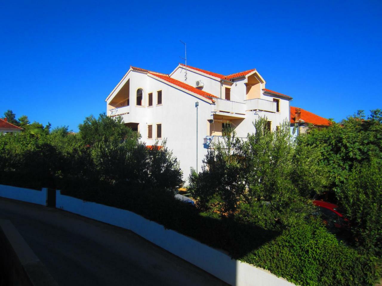 Apartments Fjaka Sveti Filip i Jakov Exterior foto