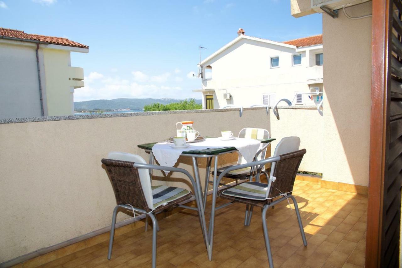 Apartments Fjaka Sveti Filip i Jakov Exterior foto