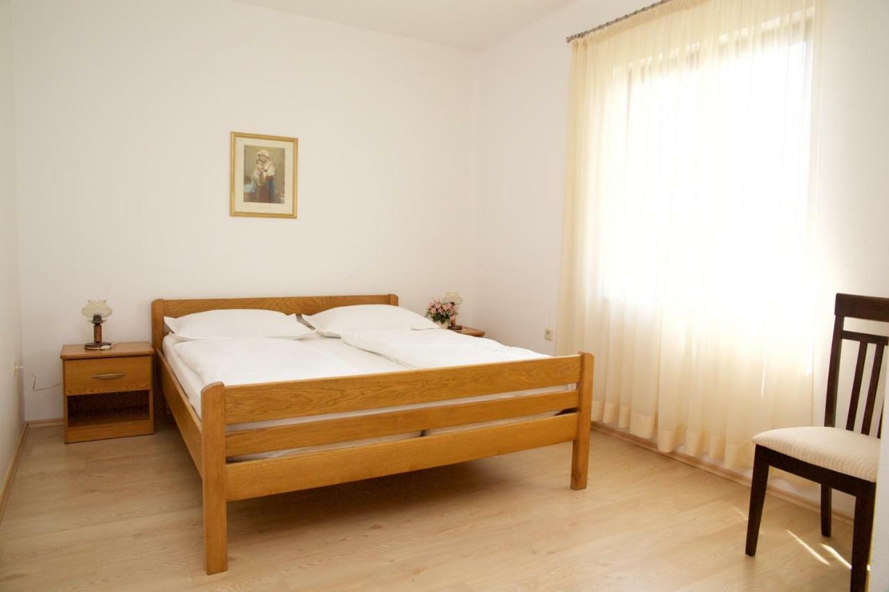 Apartments Fjaka Sveti Filip i Jakov Exterior foto