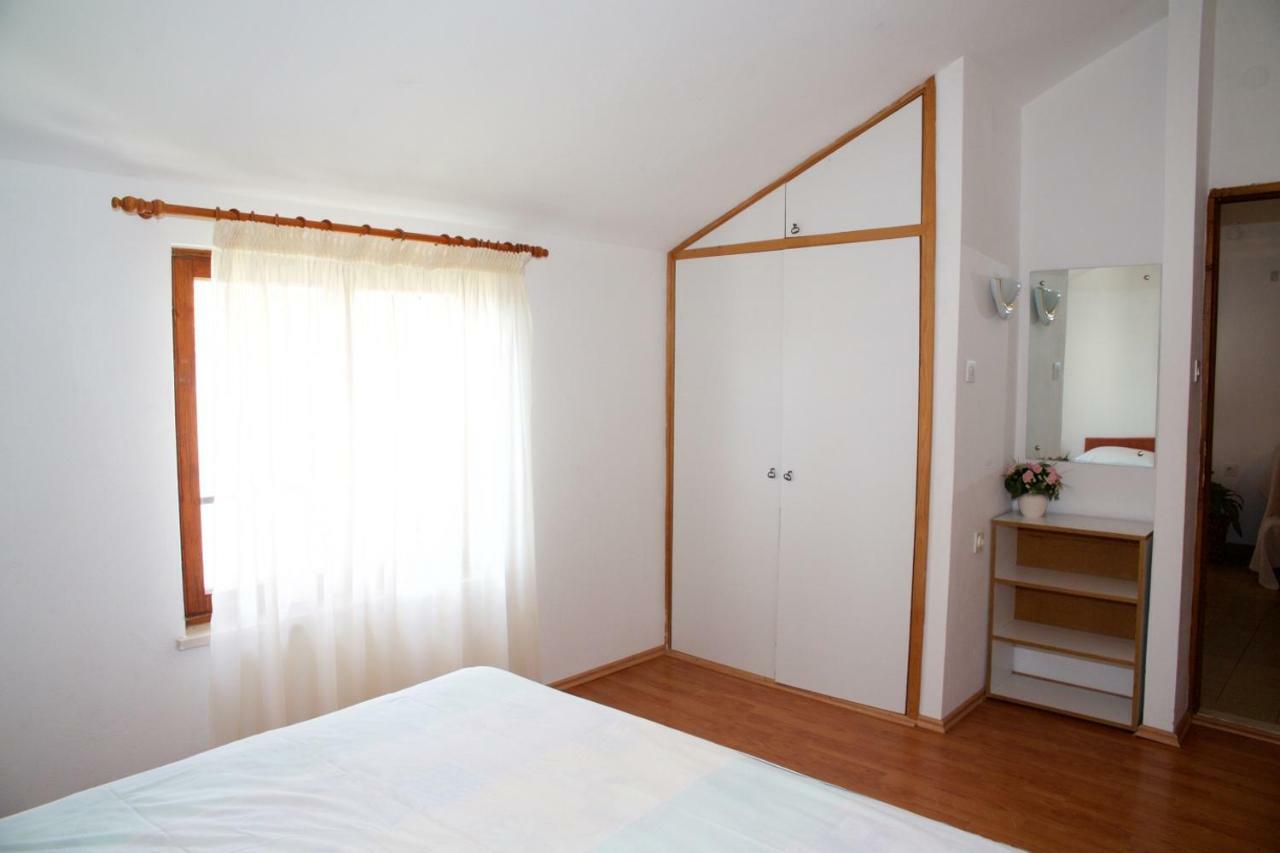 Apartments Fjaka Sveti Filip i Jakov Exterior foto