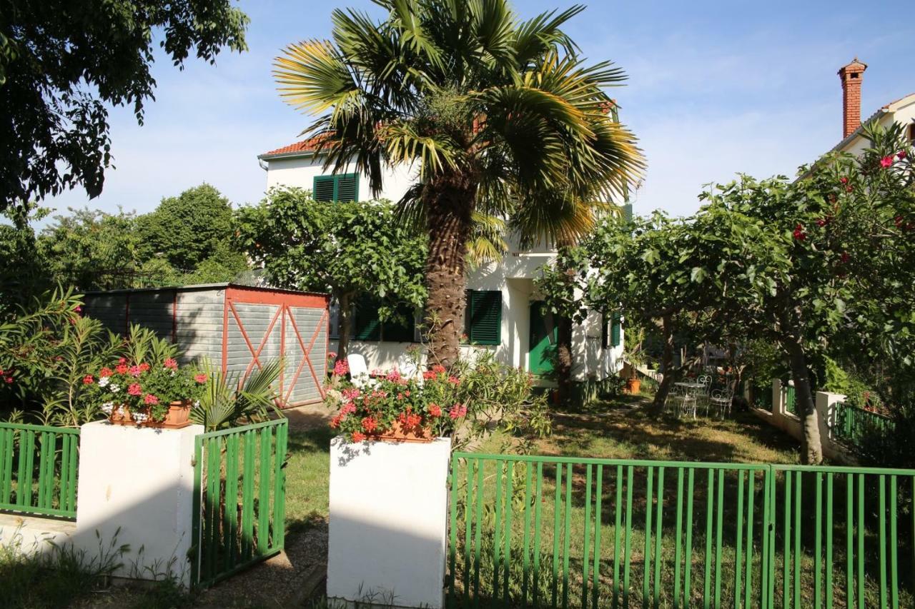 Apartments Fjaka Sveti Filip i Jakov Exterior foto