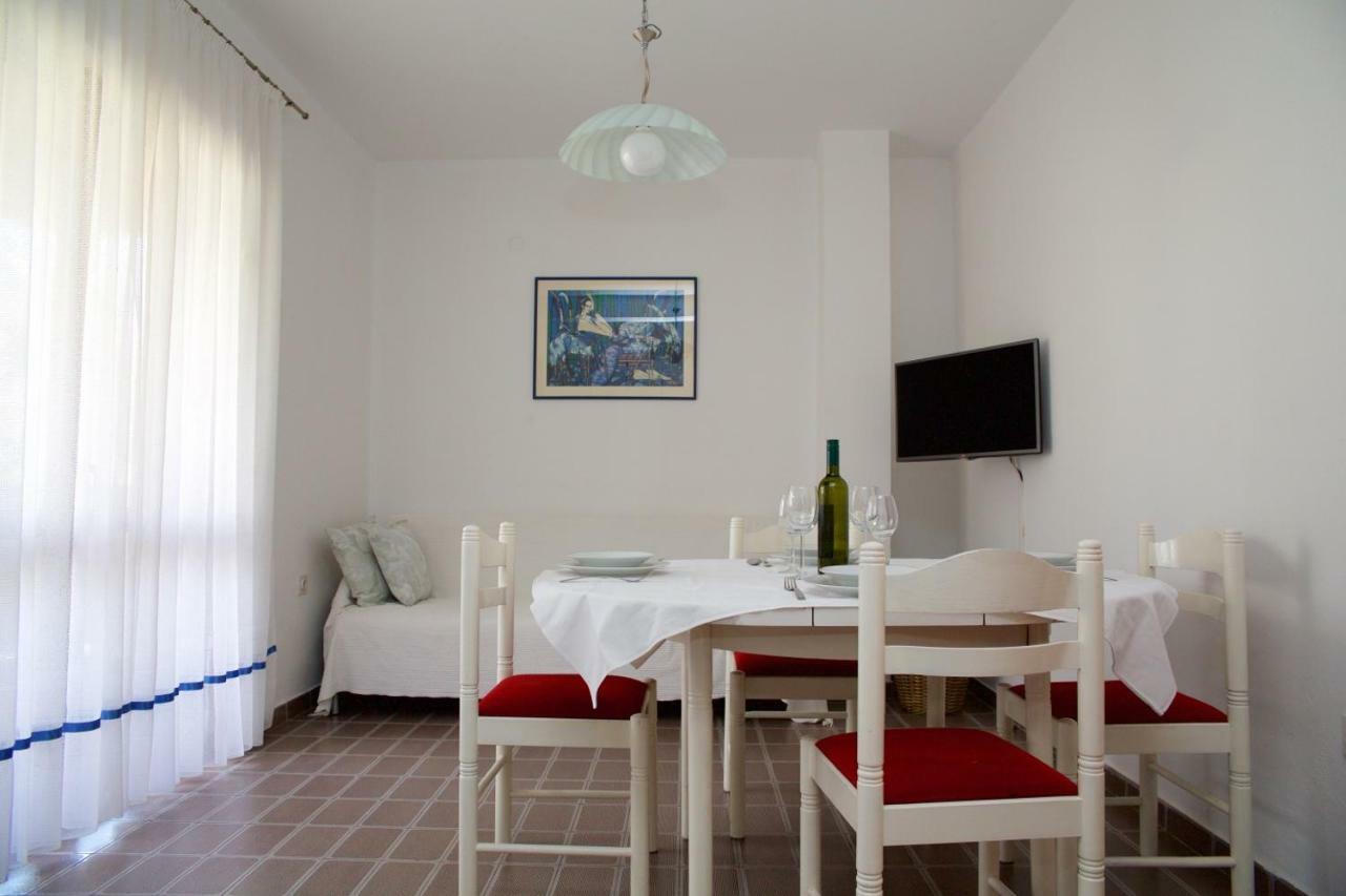 Apartments Fjaka Sveti Filip i Jakov Exterior foto