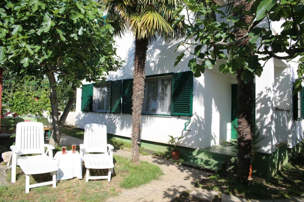 Apartments Fjaka Sveti Filip i Jakov Exterior foto